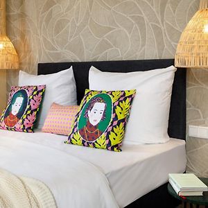 Zimmer mit Kingsize-Bett